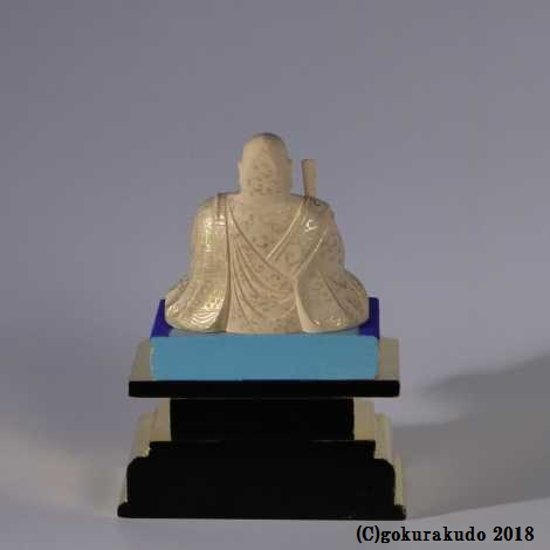 日蓮聖人像 2寸 檜 金箔台座（国産）画像