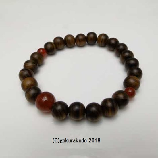 数珠ブレス 主玉（おもだま）栴檀（せんだん）9mm玉、メノウ入り画像