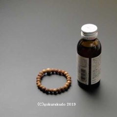 数珠ブレス 総白檀 主玉（おもだま）尺2玉画像