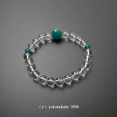 数珠ブレス 親・2天クリソーメノウ(親玉に般若心経彫り入り)、主玉透明水晶8mm、緑ゴム通しの画像