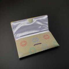 正絹２つ折り数珠入れ 白っぽい金茶地G-nh2画像