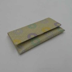 正絹２つ折り数珠入れ 白っぽい金茶地G-nh2画像