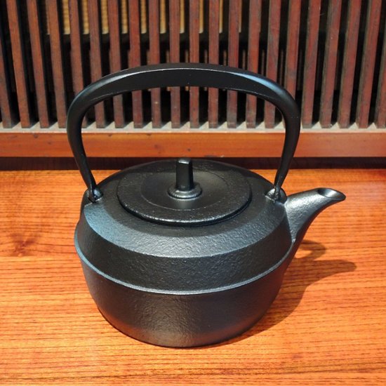 岩鋳　南部鐵器　鉄瓶　ケトルバウム　黒焼付　1.1ℓ画像