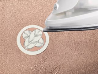 【男性・女性・子ども用】　色紋 アイロン定着 貼り紋[素材：ポリエステル] 黒地以外の色の着物などに＜がっちりアイロン定着タイプ＞　6枚入り　※ご希望の家紋を指定して注文ができますの画像