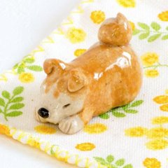 豆屋　箸置き（秋田犬　仔犬　ふせ）の画像