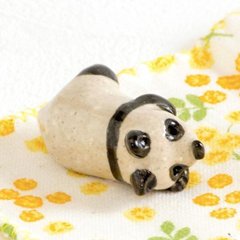 豆屋　箸置き（パンダ　横　うでまくら）画像