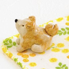 豆屋　箸置き（秋田犬　仔犬　おすわり）画像