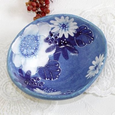 工房ゆずりは　小付（藍彩白絵花）の画像