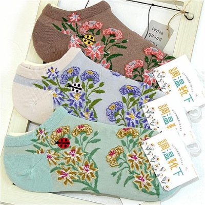 Plus Vanilla スニーカーソックス（てんとう虫刺繍）の画像