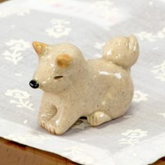 豆屋　箸置き（柴犬　白　おすわり　おじぎ）の画像