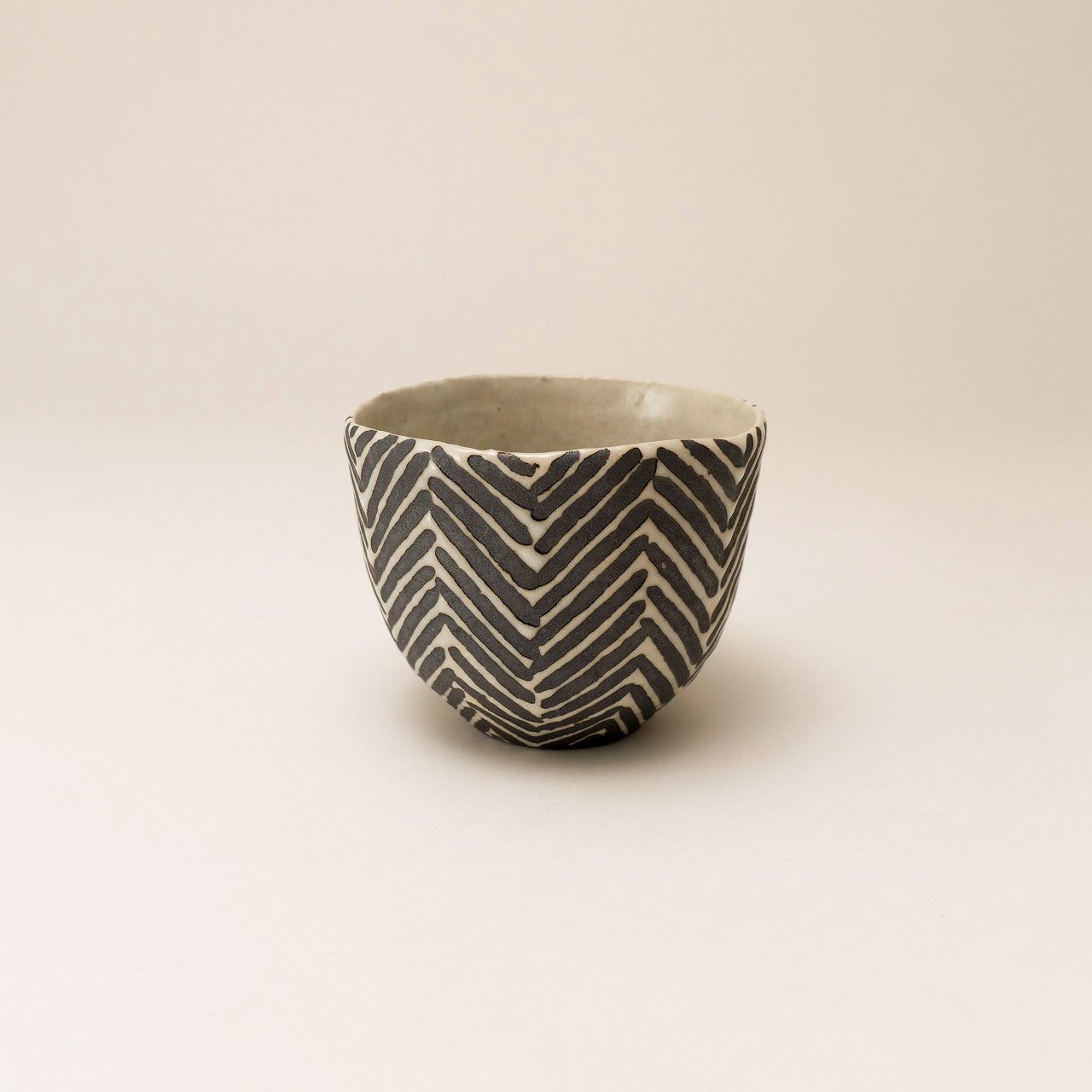 和食器　吉良々窯　加藤泥二作　泥彩魚文　向付　七客　共箱　C　6804A 今井兵衛 フリーカップ ゼブラ黒 SS｜創作品モール あるる