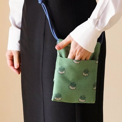 カラフル携帯サコッシュ　グリーンの画像