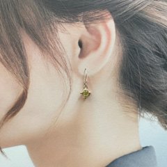 天然石 ペリドット ピアス  (25118)  ハンドメイド  シルバー磨き用布付画像