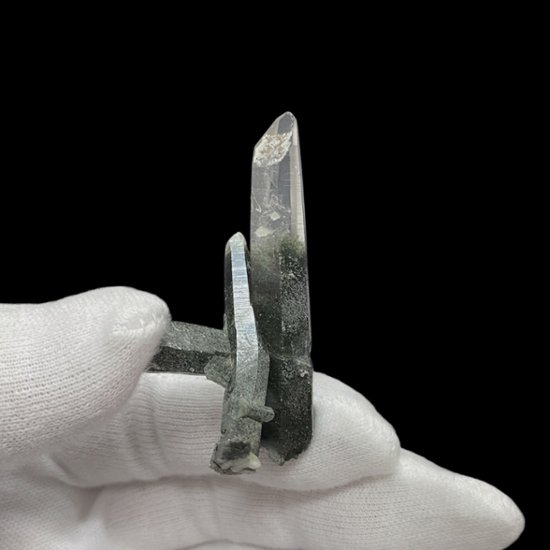 天然石  ガネーシュヒマール産  ヒマラヤ水晶 クラスター  クローライトINクォーツ（2644）画像