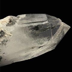 天然石  ガネーシュヒマール産  ヒマラヤ水晶 クラスター  クローライトINクォーツ（2645）プレート付き画像