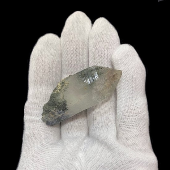 天然石  ガネーシュヒマール産  ヒマラヤ水晶 クラスター  クローライトINクォーツ（2645）プレート付き画像