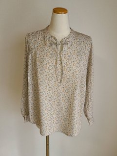 ブラウスの画像