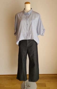 半袖ブラウスの画像