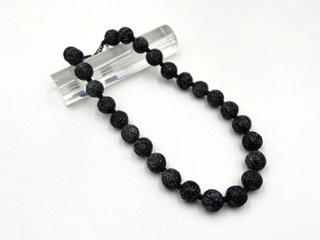和墨シルクボールネックレスの画像