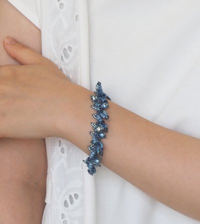 藍ビーズキット　「藍花きらり」　ブレスレットの画像