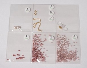 茜のピアス画像