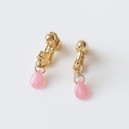 オパールピンクのチェコビーズのイヤリング画像