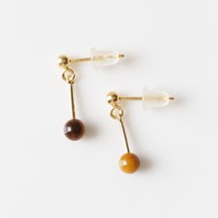 タイガーアイが優しく揺れるピアスの画像