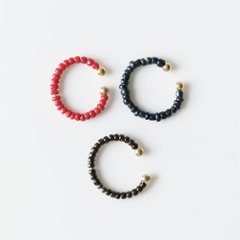 小さなビーズのイヤカフの画像