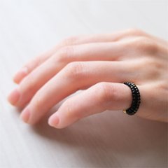 小さなビーズのイヤカフ画像