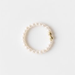 パールビーズをセットしたイヤカフの画像