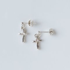 クロスモチーフのSILVER925ピアスの画像