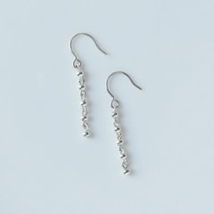 小さなSILVER玉をつないだSILVER925ピアスの画像