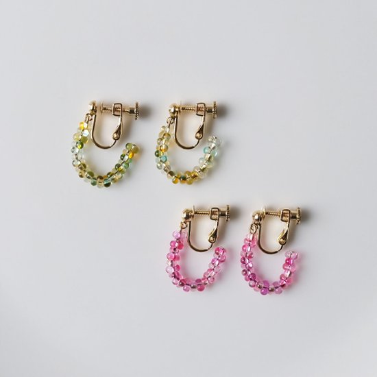 ファルファーレビーズのハーフイヤリング画像