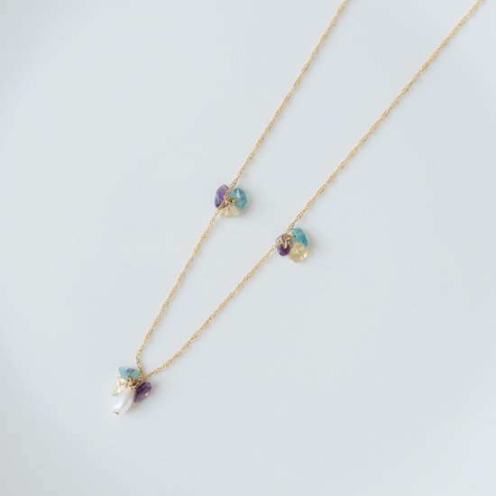 天然石のさざれと淡水パールを散りばめたネックレス画像