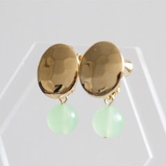 グリーンカルセドニーが涼しげなイヤリングの画像