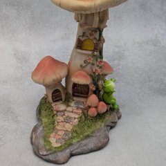 きのこのおうちとカエルのガーデンオーナメント画像