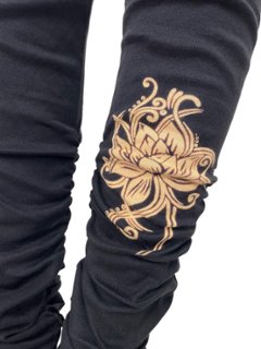 くしゅくしゅレギンス　すそくしゅくしゅタイプ　蓮柄プリント画像