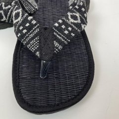 い草サンダル　和風　和装　ルームサンダル　スリッパ　軽量　鼻緒タイプ１ブラックゲリ生地　画像