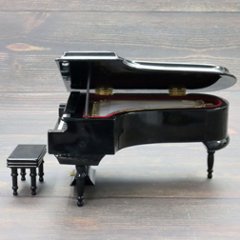 ミニチュア楽器 グランドピアノ ブラック 全長18cm 専用ケース付き 画像
