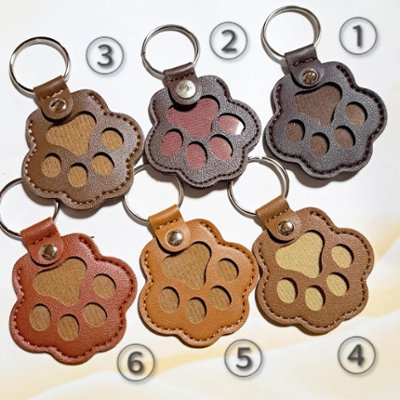 肉球の小物入れキーホルダー(茶系)の画像