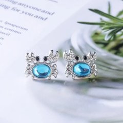 カニのピアスの画像