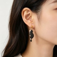 グデ黒猫のピアス・イヤリング画像