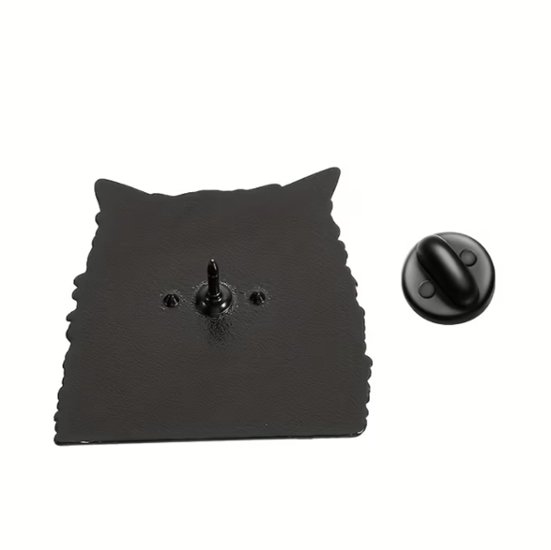黒猫のピンバッジ画像