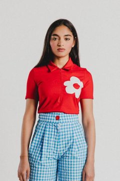 フラワーポロ　トップス- アガタ・ルイス・デ・ラ・プラダ（POLO ROJO FLORECITAS BLANCAS - Agatha Ruiz de la Prada）の画像