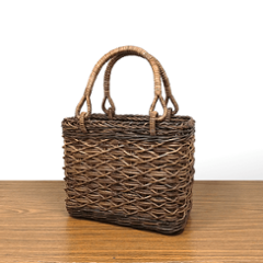 割引品｜あけび-かごバッグ｜たすき編み｜小サイズ｜四角底｜コロコロ｜黒あけびの画像