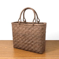山ぶどう-かごバッグ｜国産・山葡萄｜網代編み｜中サイズ｜四角底｜薄型の画像