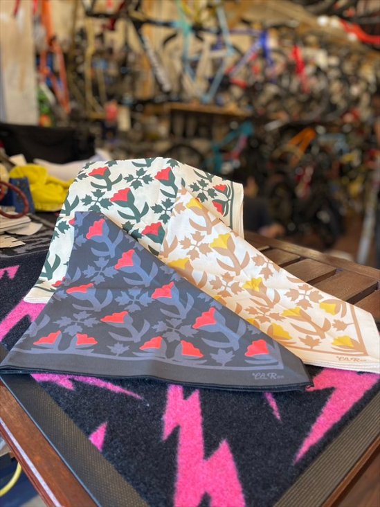 RON'S BIKES LaRon's Tulips and Holly Bandana / バンダナ / yellow画像