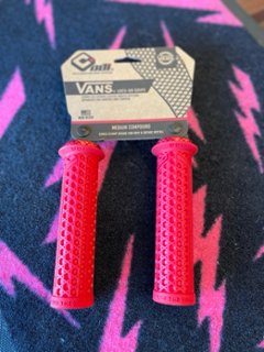 ODI Grips　VANS® V2.1 LOCK-ON/オーディーアイ グリップ/　ヴァンズ　レッド画像