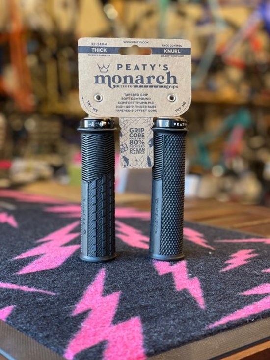 Peaty’s Monarch Grip – Knurl/ピーティーズ モナーク・グリップ・ナール  BLACK  シック（Thick / 太）画像