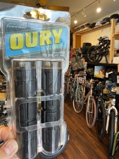 OURY V2 grip /オーリー　V2 グリップ　black/ブラックの画像